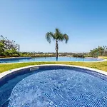 Flat With Pool Marina And Sea View Апартаменты