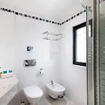 Flat With Pool Marina And Sea View Апартаменты *