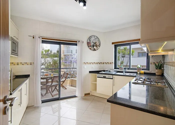 Flat With Pool Marina And Sea View 아파트 *