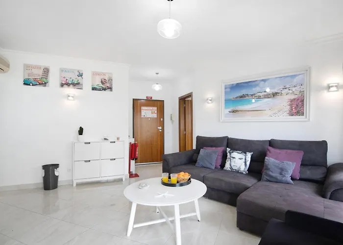 Flat With Pool Marina And Sea View *