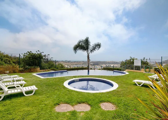 아파트 Flat With Pool Marina And Sea View *