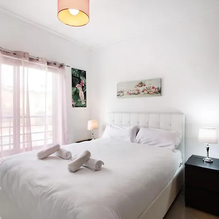 Flat With Pool Marina And Sea View Албуфейра