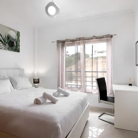 Flat With Pool Marina And Sea View Апартаменты Албуфейра