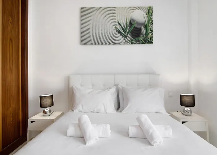 Flat With Pool Marina And Sea View 公寓 *